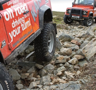  Percorsi fuoristrada accidentati e rocciosi 